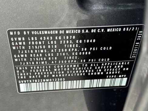 Used 2022 Volkswagen Taos SE w/ Panoramic Sunroof Package FWD image 33