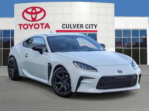 Used 2023 Toyota GR86 Premium w/ ALL Weather Mat Package (TMS) image 1