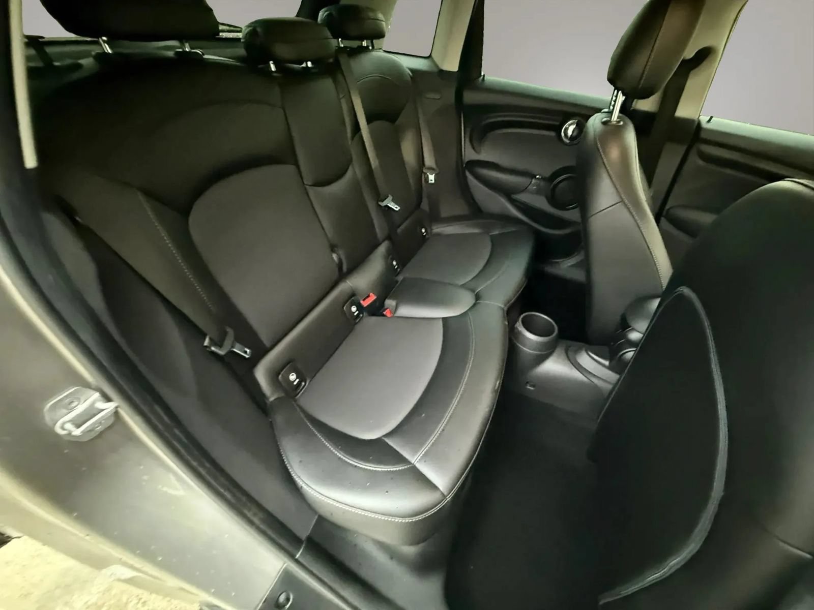 Used 2017 MINI Cooper 4-Door Hardtop FWD image 16