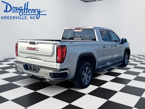 Used 2022 GMC Sierra 1500 SLT w/ SLT Convenience Package AWD/4WD image 5