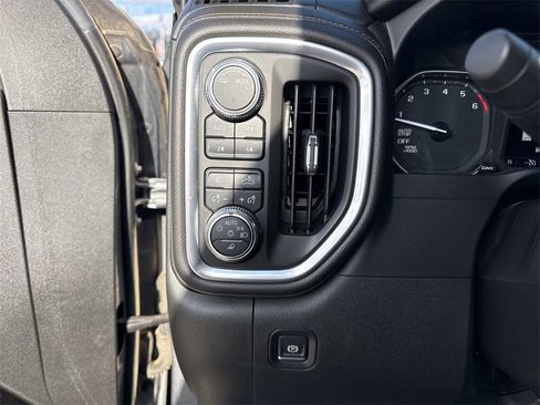 Used 2021 GMC Sierra 1500 AT4 w/ AT4 Preferred Package image 12