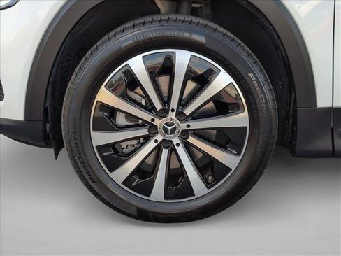 Used 2021 Mercedes-Benz GLB 250 w/ Premium Package image 24