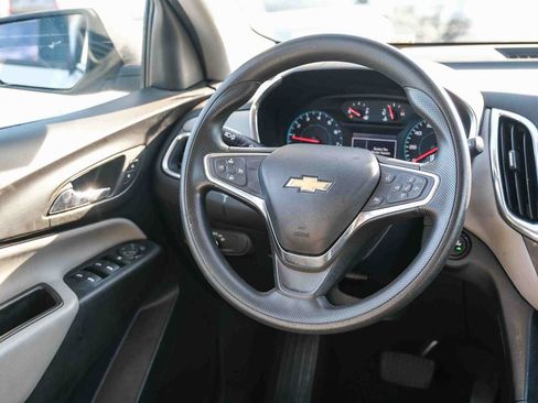 Used 2019 Chevrolet Equinox LS FWD image 17