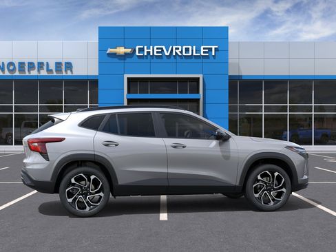 New 2026 Chevrolet Trax RS w/ Sunroof Package FWD image 5
