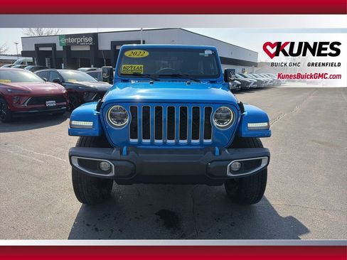 Used 2022 Jeep Wrangler Unlimited Sahara w/ Cold Weather Group AWD/4WD image 13