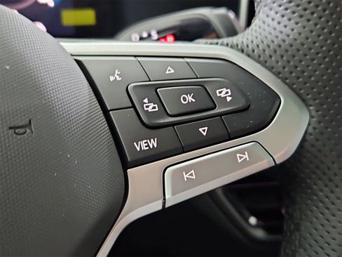 New 2025 Volkswagen Tiguan SE R-Line image 26