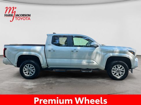 Used 2024 Toyota Tacoma SR5 w/ SR5 Upgrade Package RWD image 7