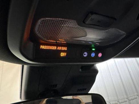 Used 2024 Chevrolet Trax RS FWD image 27