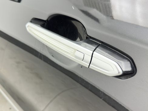 Used 2019 Cadillac XT4 Premium Luxury w/ Driver Awareness Package FWD image 5