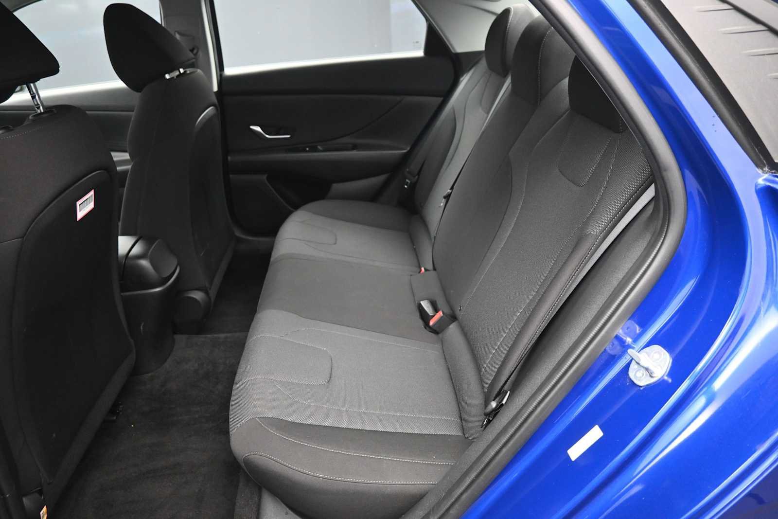 Certified 2023 Hyundai Elantra SE FWD image 19