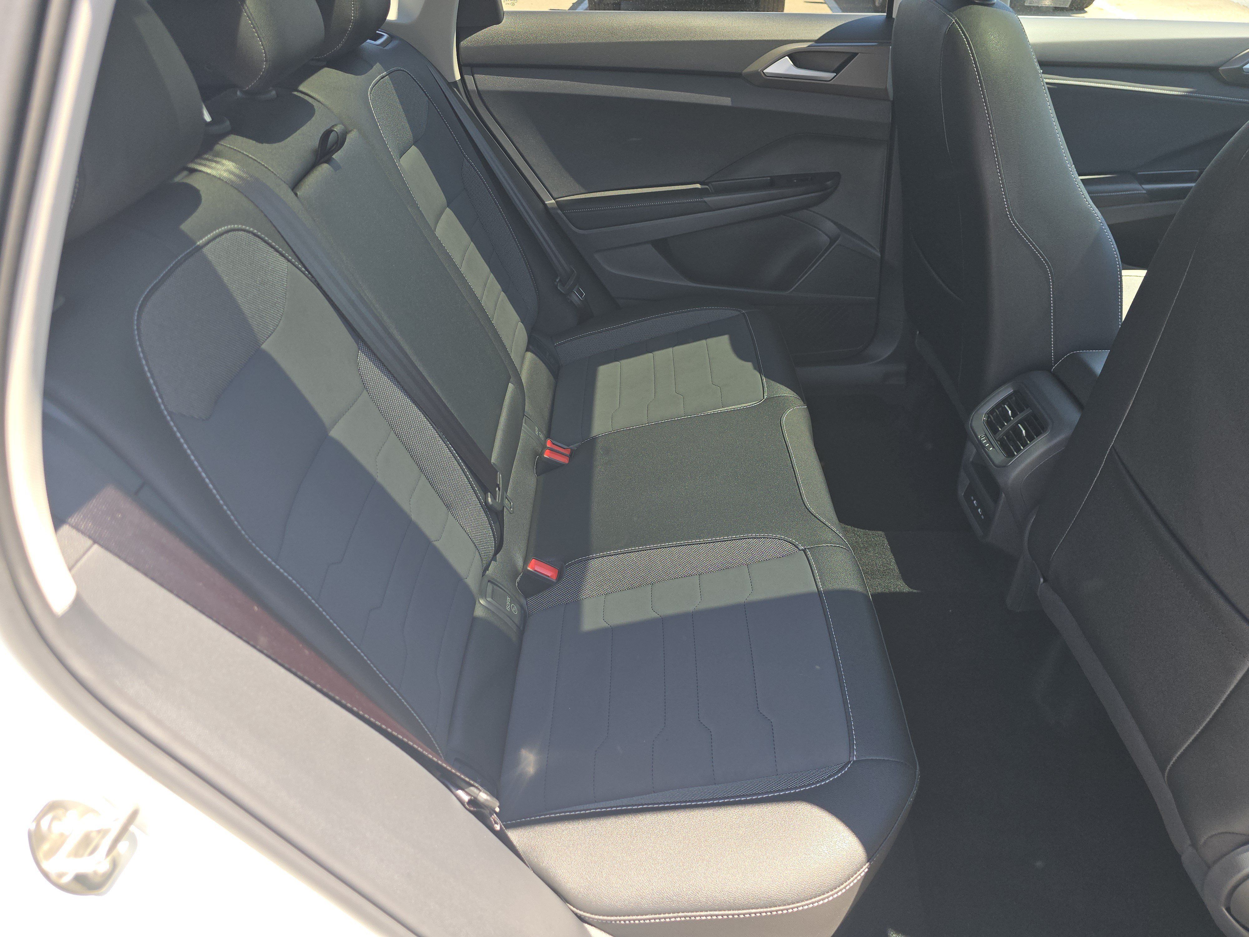 New 2026 Volkswagen Taos SE AWD/4WD image 17
