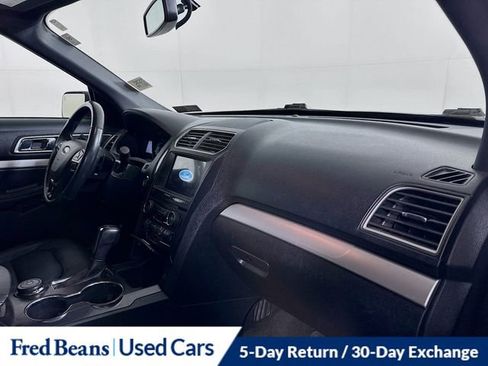 Used 2017 Ford Explorer XLT w/ Equipment Group 202A image 32