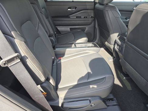 New 2026 Nissan Pathfinder SL image 13