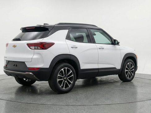 Used 2025 Chevrolet TrailBlazer LT image 9