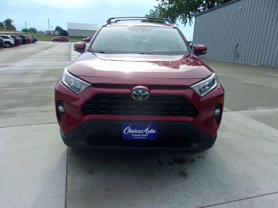 Used 2021 Toyota RAV4 XLE Premium AWD/4WD image 4