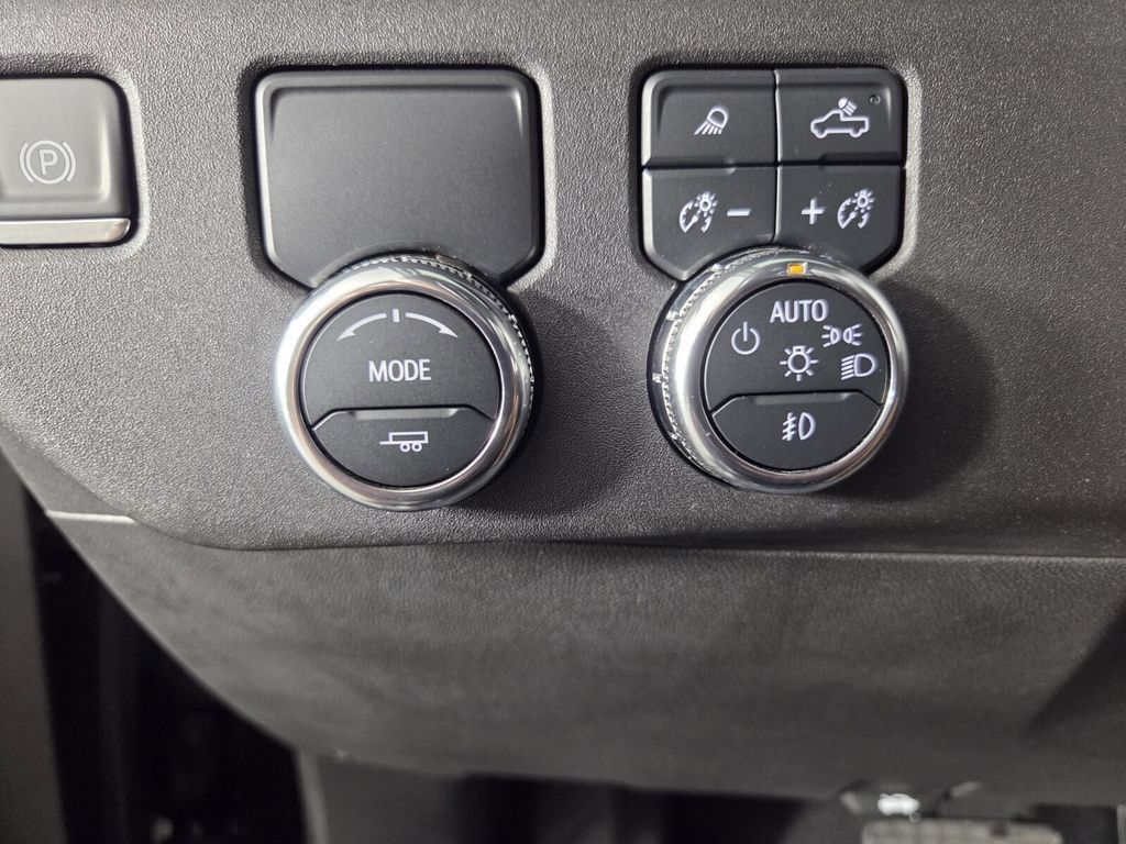 Used 2025 GMC Sierra 1500 SLT RWD image 19