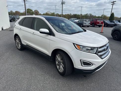 Used 2018 Ford Edge Titanium w/ Equipment Group 302A image 3