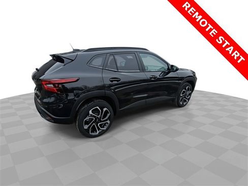 Used 2025 Chevrolet Trax RS w/ Driver Confidence Package image 8