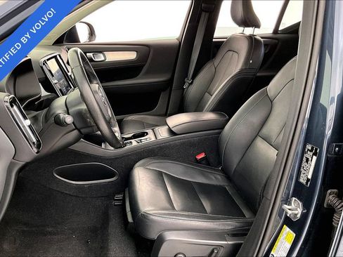 Used 2021 Volvo XC40 T4 Momentum w/ Protection Package Premier FWD image 26