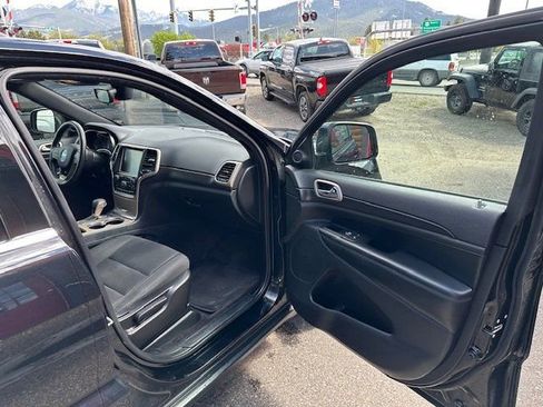 Used 2017 Jeep Grand Cherokee Laredo image 22