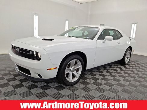 Used 2023 Dodge Challenger SXT image 1
