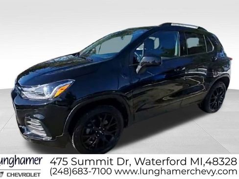 Certified 2022 Chevrolet Trax LT w/ Midnight Edition image 4