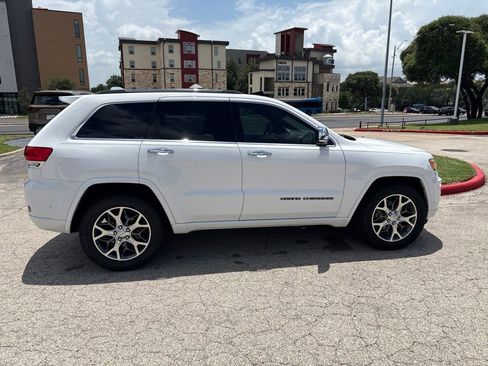 Used 2020 Jeep Grand Cherokee Overland AWD/4WD image 6