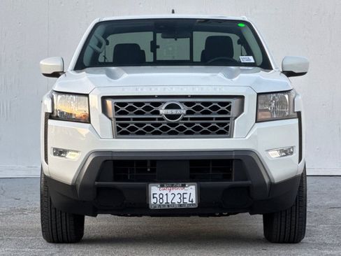 Used 2024 Nissan Frontier SV w/ SV Convenience Package image 8