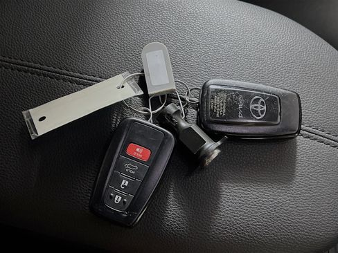 Used 2024 Toyota RAV4 XLE Premium image 36