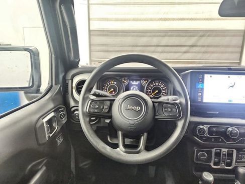 Certified 2024 Jeep Gladiator Sport image 12