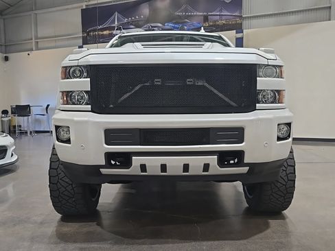 Used 2019 Chevrolet Silverado 2500 High Country w/ Duramax Plus Package AWD/4WD image 5
