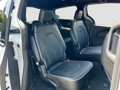 New 2026 Chrysler Pacifica Limited w/ S Appearance Package AWD/4WD image 29