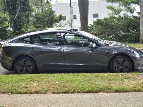 Used 2022 Tesla Model 3 Long Range AWD/4WD image 10