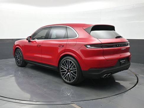 Certified 2026 Porsche Cayenne S AWD/4WD image 3