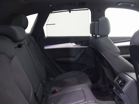 Used 2024 Audi Q5 e Prestige w/ Prestige Package image 24