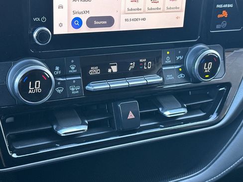 Used 2023 Toyota Highlander LE image 21