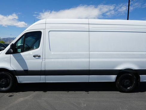 New 2026 Mercedes-Benz Sprinter 2500 image 4