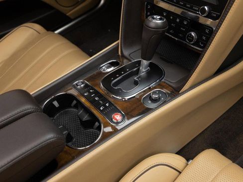 Used 2016 Bentley Flying Spur V8 image 22