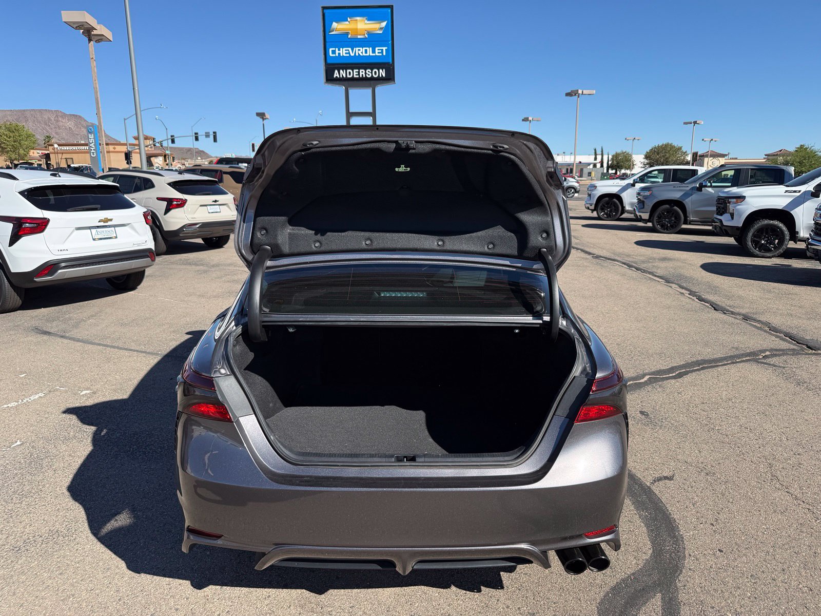 Used 2022 Toyota Camry SE w/ Carpet Mat Package (TMS) FWD image 37