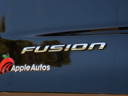 Used 2019 Ford Fusion SE AWD/4WD image 10