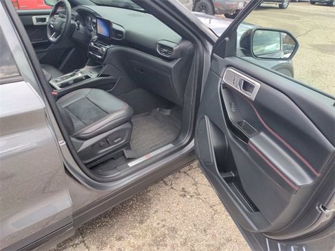 Certified 2022 Ford Explorer ST-Line image 16