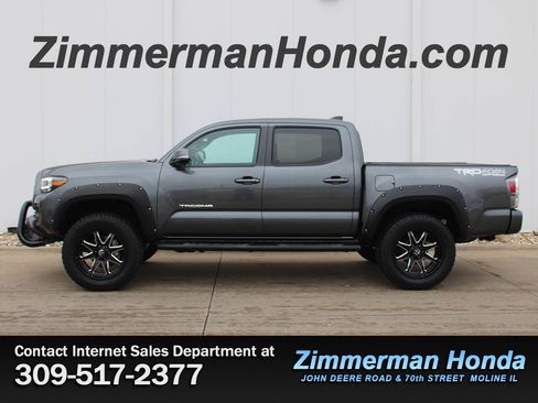 Used 2022 Toyota Tacoma TRD Off-Road image 21
