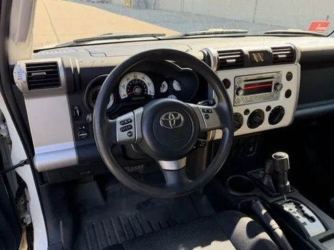 Used 2012 Toyota FJ Cruiser 4WD w/ Convenience Pkg image 29