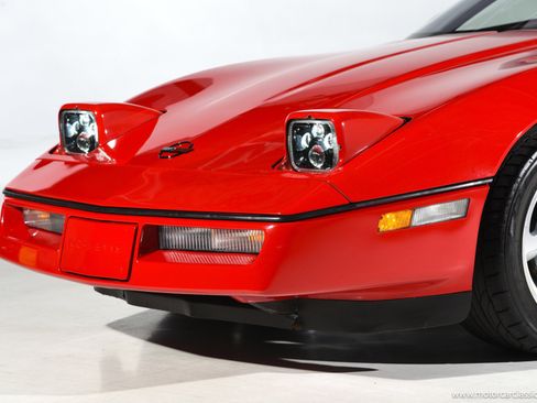 Used 1990 Chevrolet Corvette ZR-1 RWD image 21