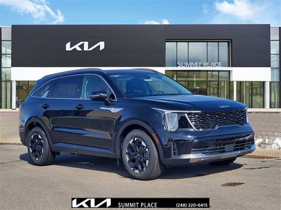 Certified 2025 Kia Sorento S w/ Panoramic Sunroof Package