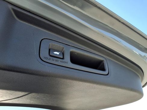 Used 2024 Honda CR-V EX-L image 8