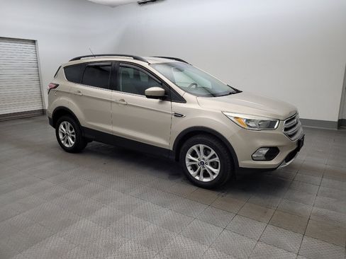 Used 2018 Ford Escape SE FWD image 11