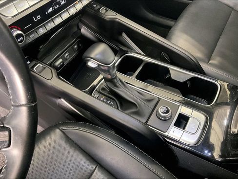 Used 2025 Kia Telluride S FWD image 16