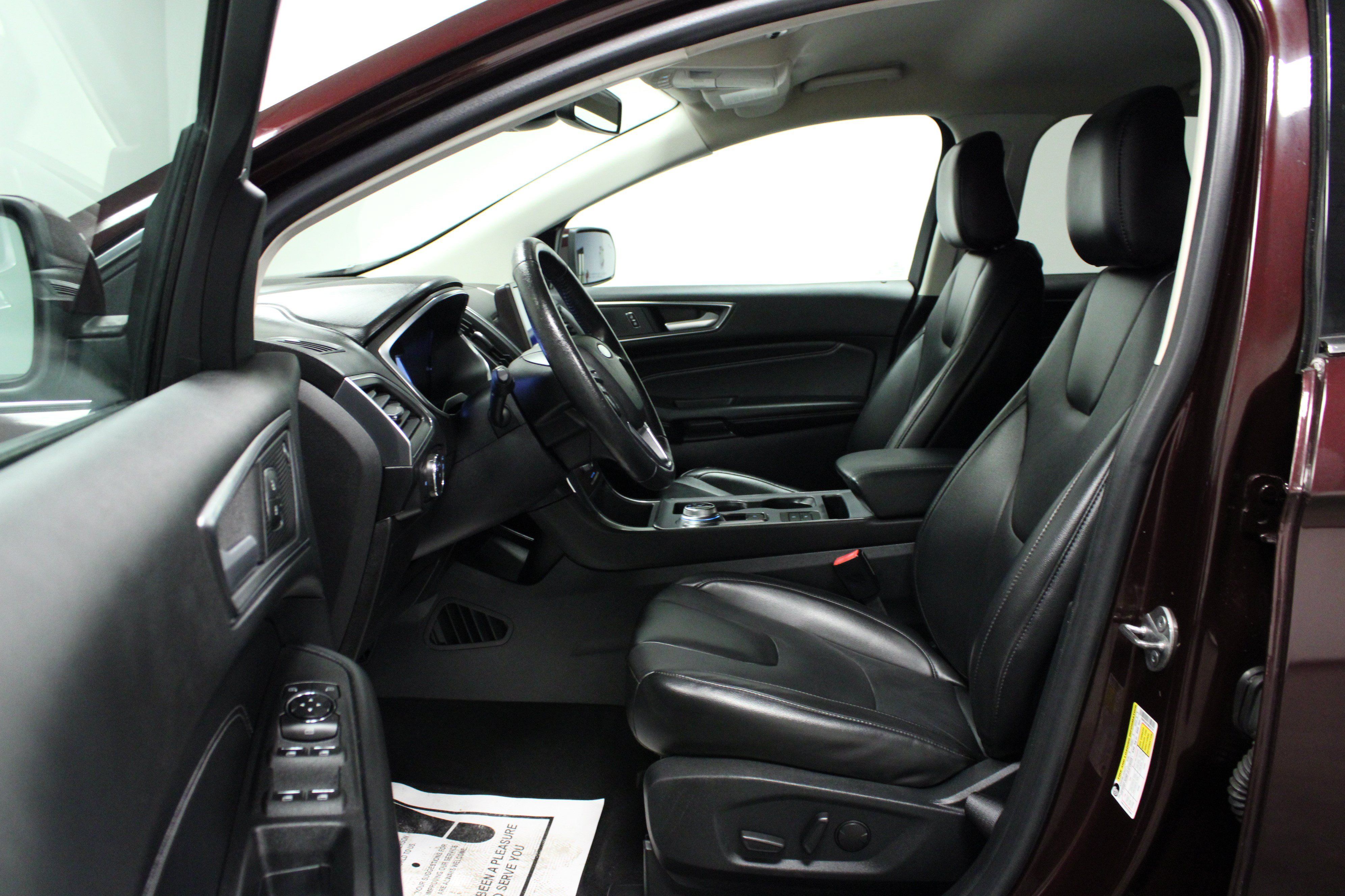 Used 2021 Ford Edge Titanium AWD/4WD image 12