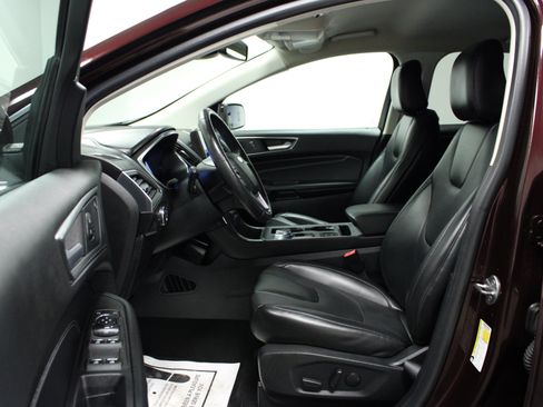 Used 2021 Ford Edge Titanium AWD/4WD image 12
